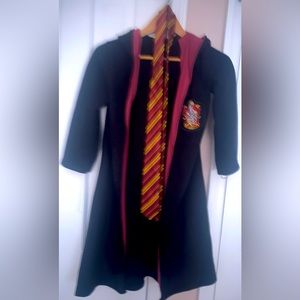 Harry Potter costume - medium for girls/boys.  With a tie and hood